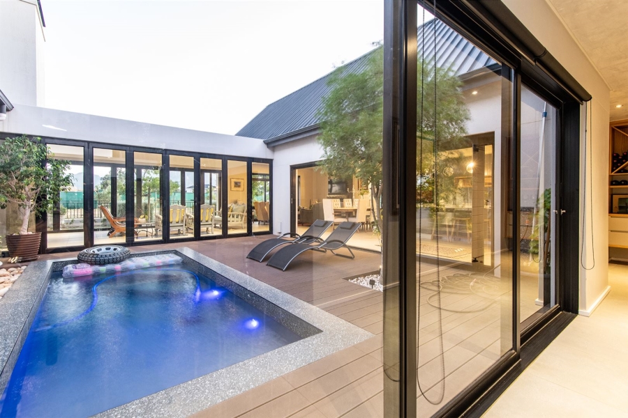 4 Bedroom Property for Sale in Val De Vie Estate Western Cape